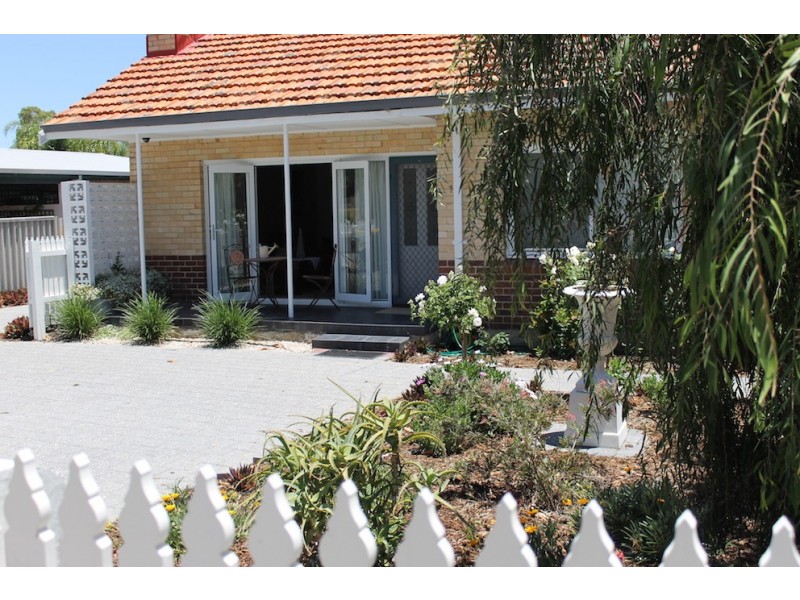 61a Thornlie Avenue, Thornlie WA 6108