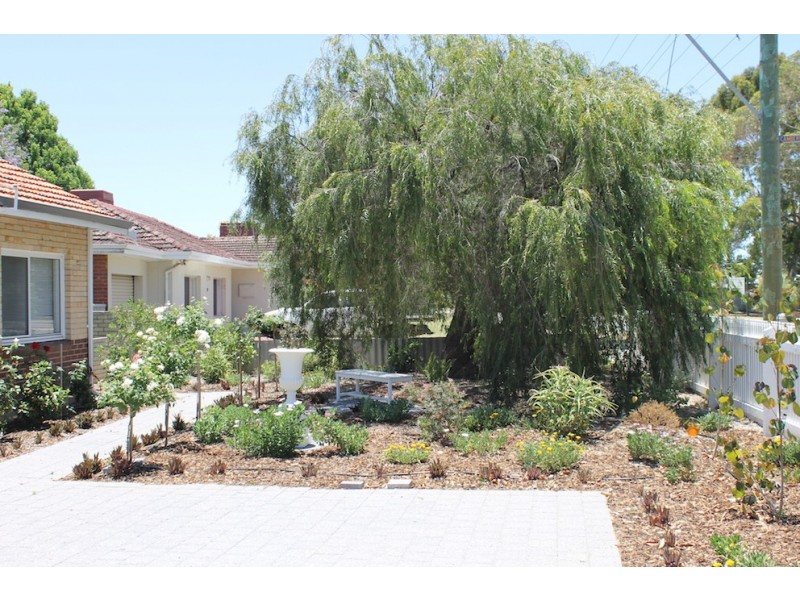 61a Thornlie Avenue, Thornlie WA 6108