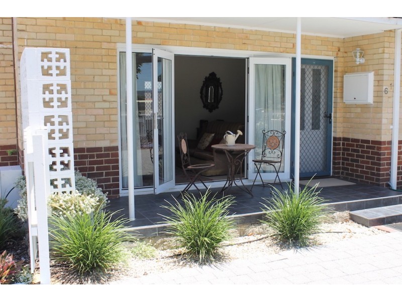 61a Thornlie Avenue, Thornlie WA 6108