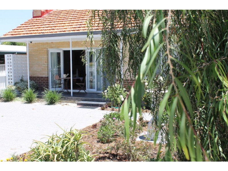 61a Thornlie Avenue, Thornlie WA 6108