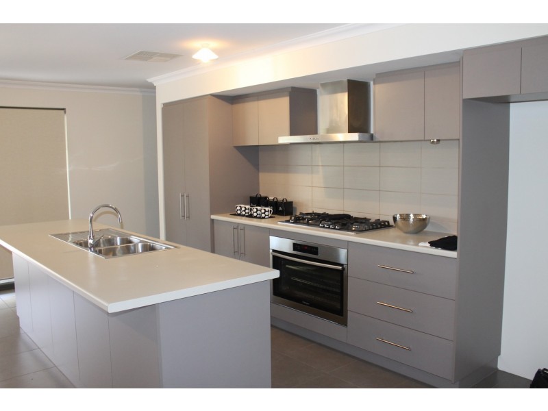 61b Thornlie Avenue, Thornlie WA 6108