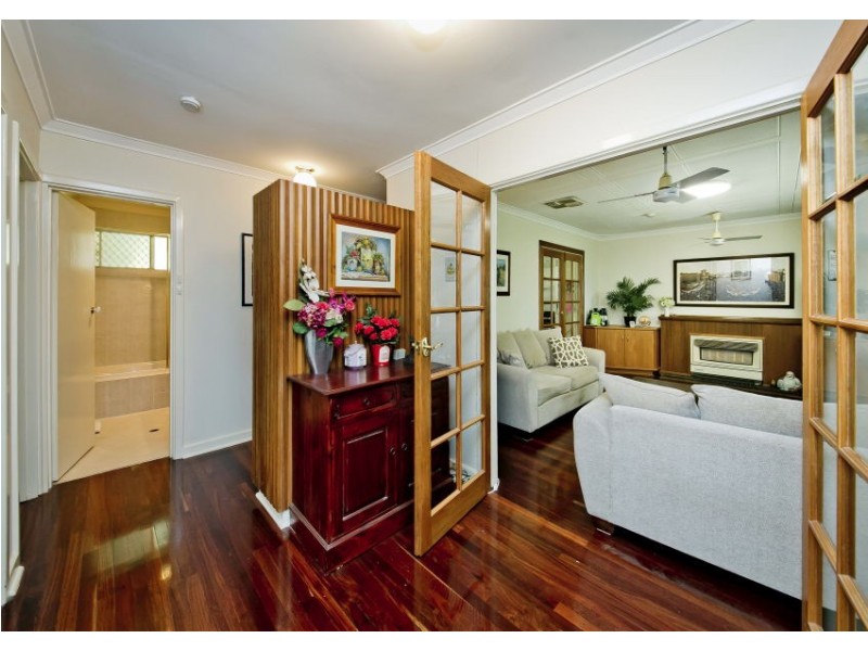 21 Lyndhurst Street, Dianella WA 6059