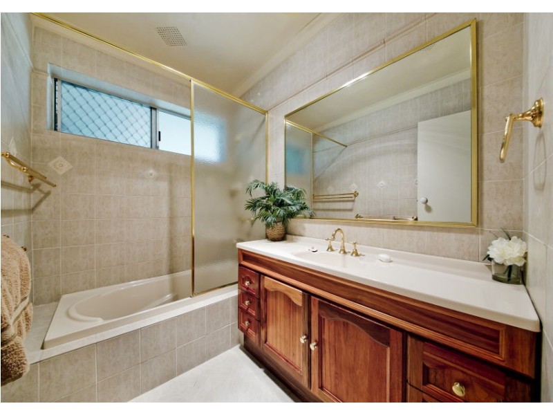 21 Lyndhurst Street, Dianella WA 6059