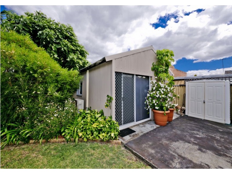 21 Lyndhurst Street, Dianella WA 6059