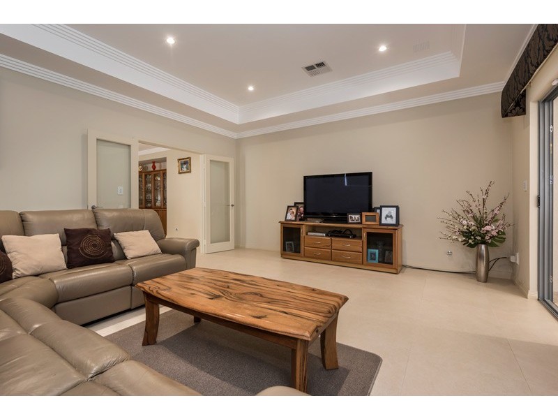 21 Sutherland Avenue, Dianella WA 6059