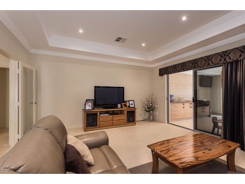 21 Sutherland Avenue, Dianella WA 6059