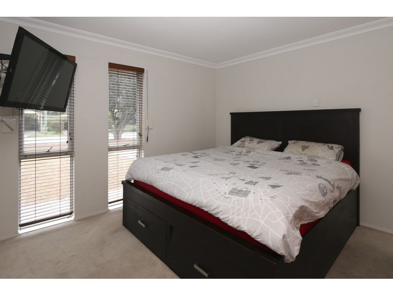 16 Rushbrook Way, Thornlie WA 6108