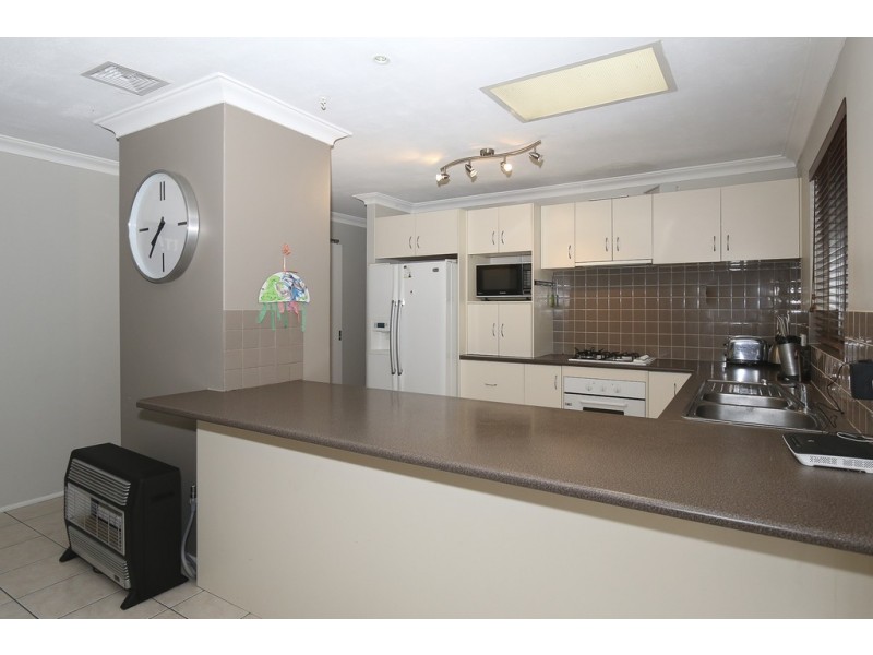 16 Rushbrook Way, Thornlie WA 6108