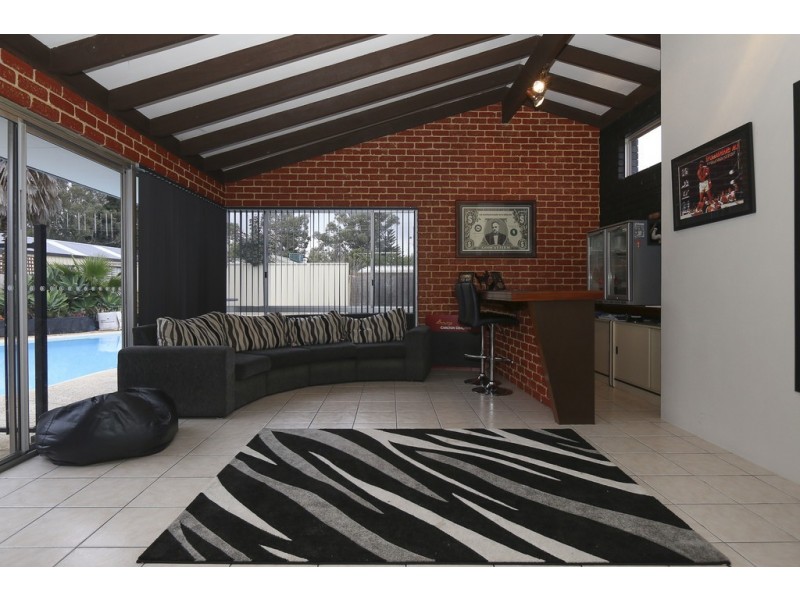 16 Rushbrook Way, Thornlie WA 6108