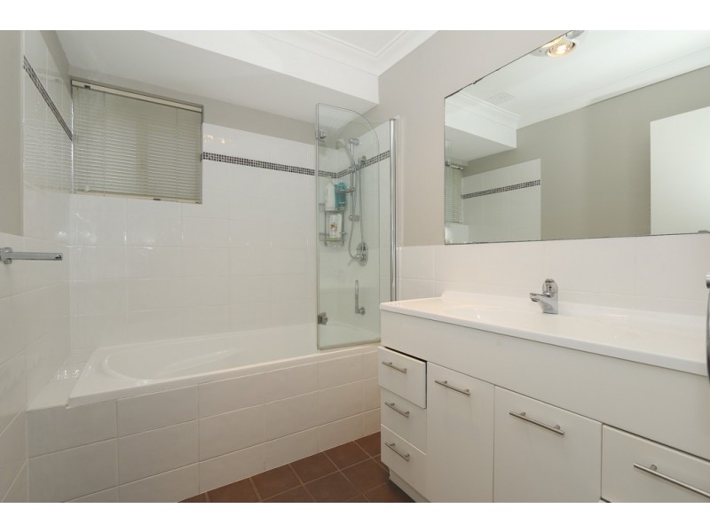 16 Rushbrook Way, Thornlie WA 6108