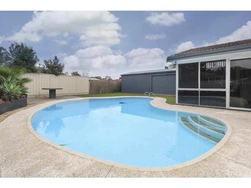 16 Rushbrook Way, Thornlie WA 6108