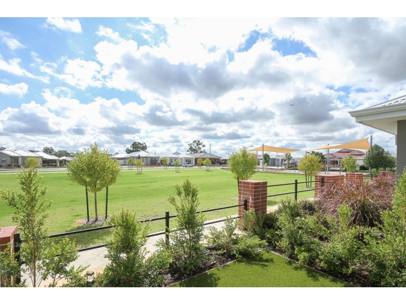 9 Braddock Lane, Caversham WA 6055