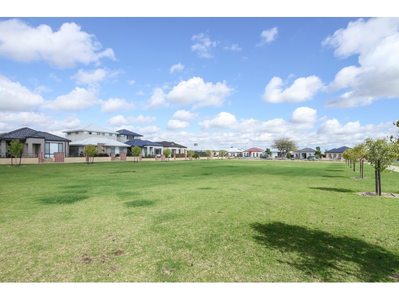 9 Braddock Lane, Caversham WA 6055