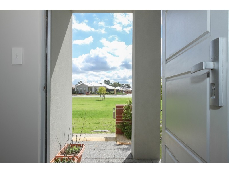 9 Braddock Lane, Caversham WA 6055