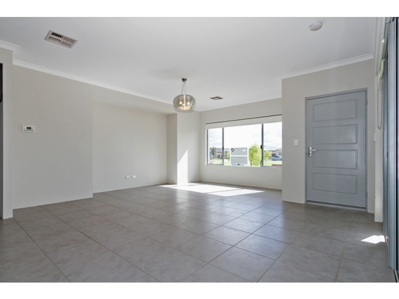 9 Braddock Lane, Caversham WA 6055