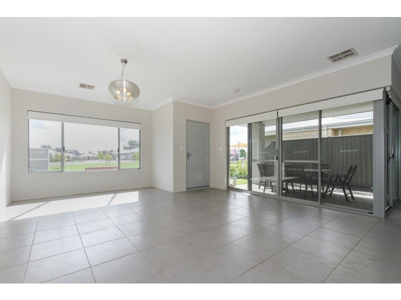 9 Braddock Lane, Caversham WA 6055