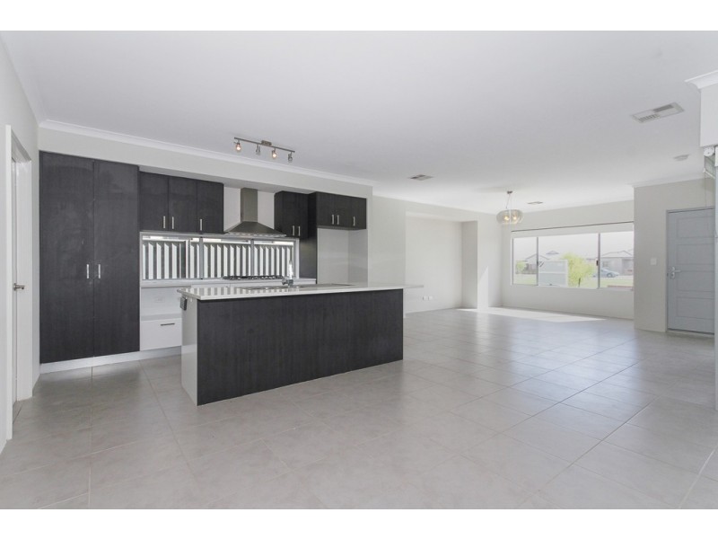 9 Braddock Lane, Caversham WA 6055