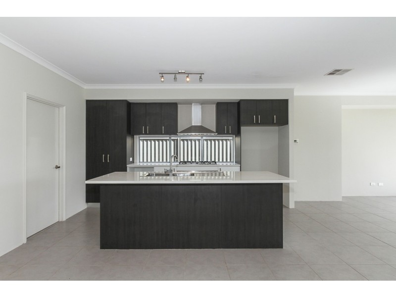 9 Braddock Lane, Caversham WA 6055