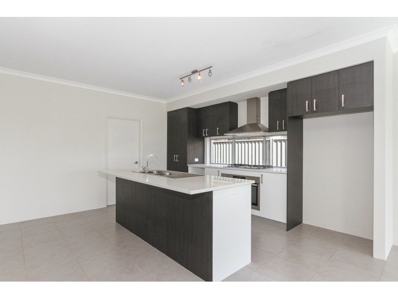 9 Braddock Lane, Caversham WA 6055
