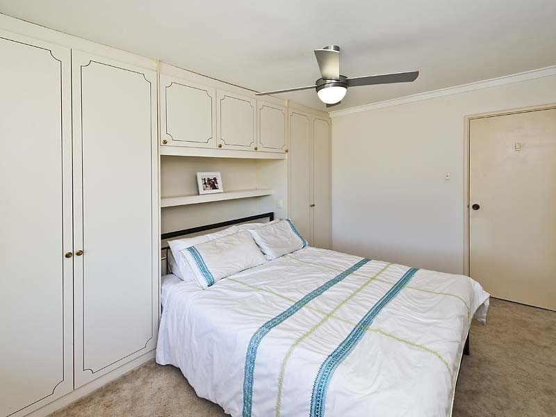 32 Oriole Way, Thornlie WA 6108