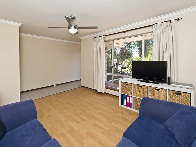 32 Oriole Way, Thornlie WA 6108