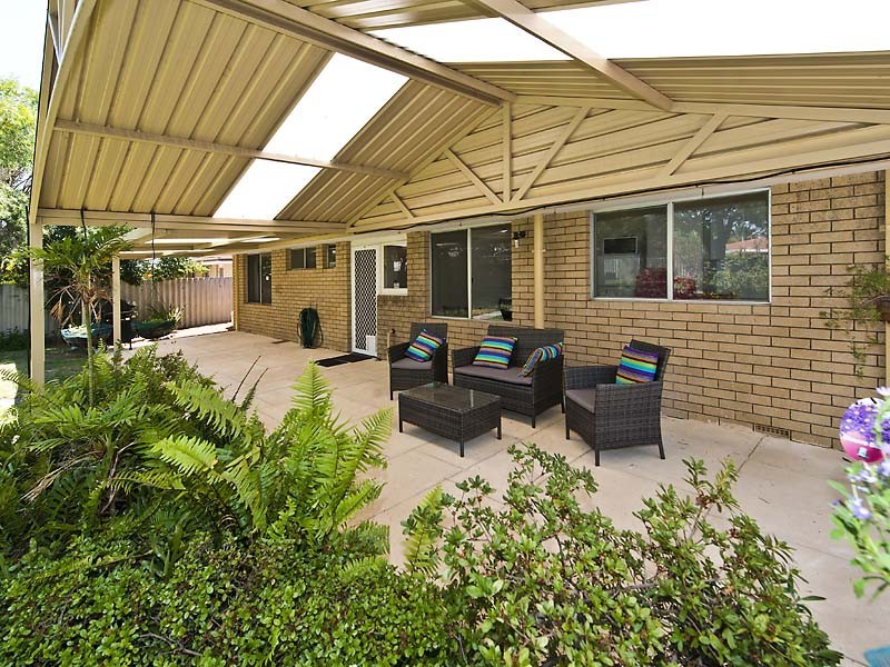 32 Oriole Way, Thornlie WA 6108