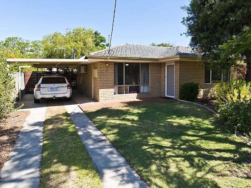 32 Oriole Way, Thornlie WA 6108