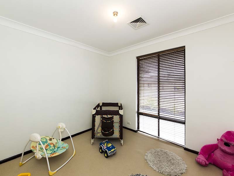 19 Chevalier Way, Thornlie WA 6108