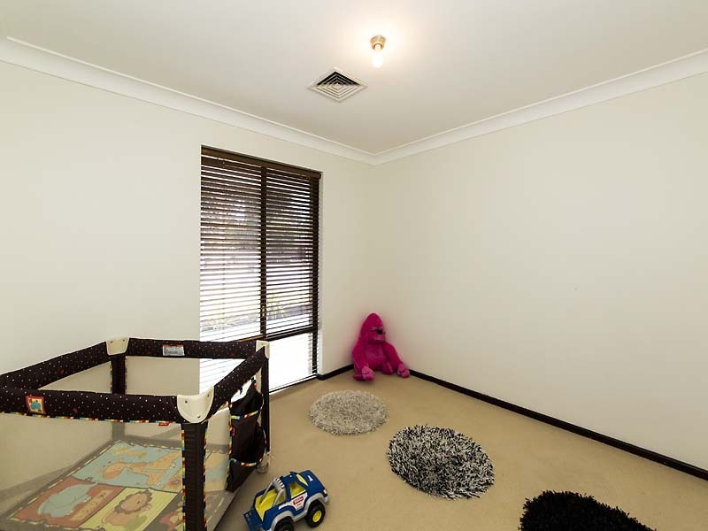 19 Chevalier Way, Thornlie WA 6108