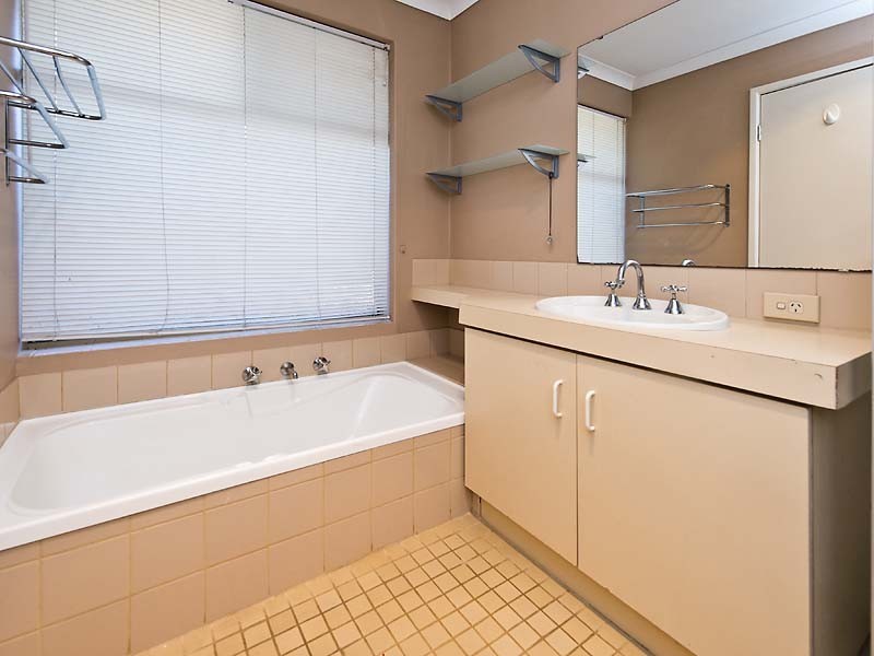 12/99 Stafford Road, Kenwick WA 6107