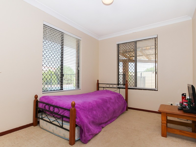 16 Cocos Grove, Kiara WA 6054