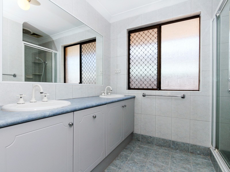 16 Cocos Grove, Kiara WA 6054