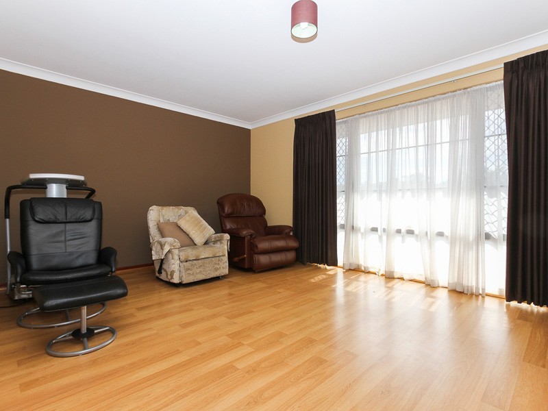 16 Cocos Grove, Kiara WA 6054