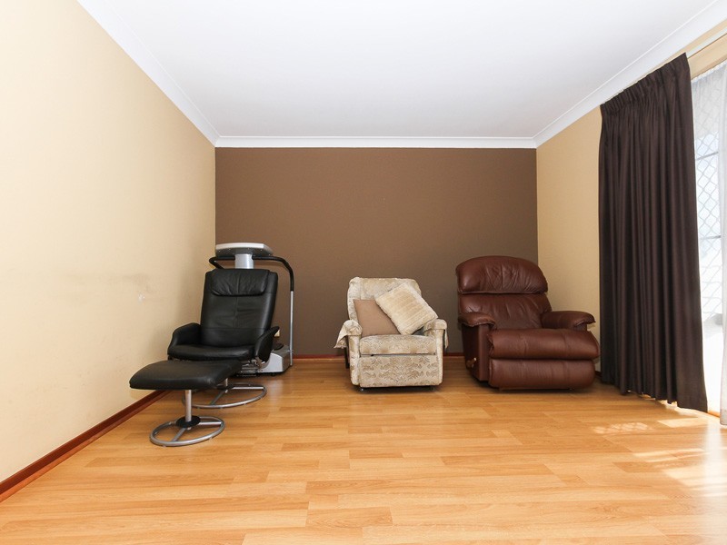 16 Cocos Grove, Kiara WA 6054