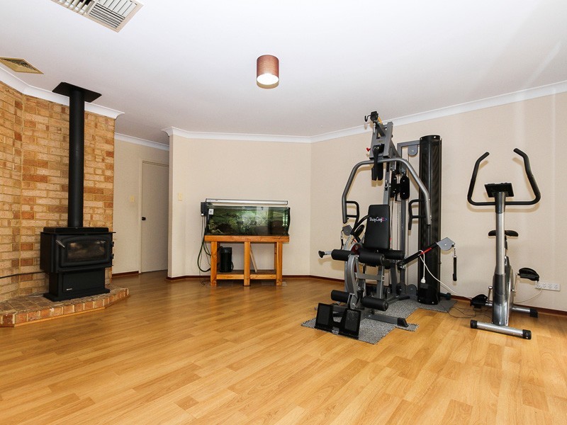 16 Cocos Grove, Kiara WA 6054