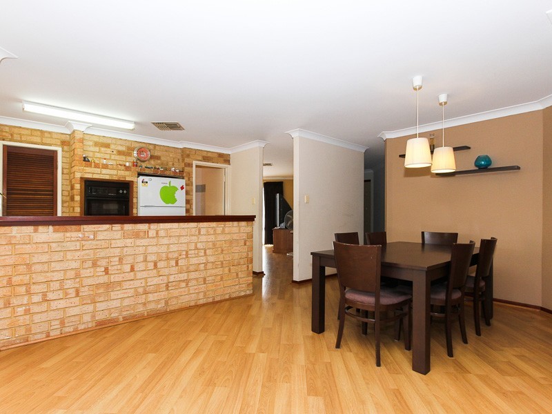 16 Cocos Grove, Kiara WA 6054