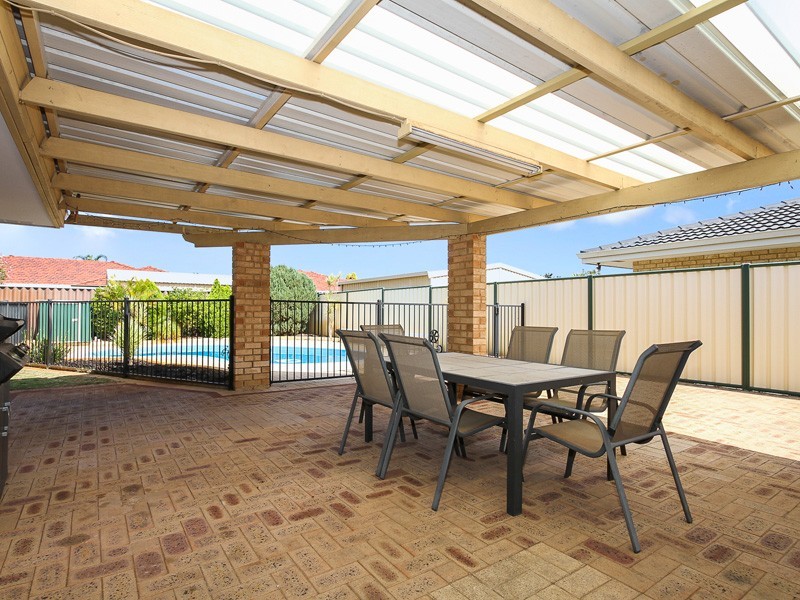 16 Cocos Grove, Kiara WA 6054