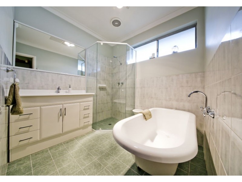 4 Collingwood Way, Dianella WA 6059