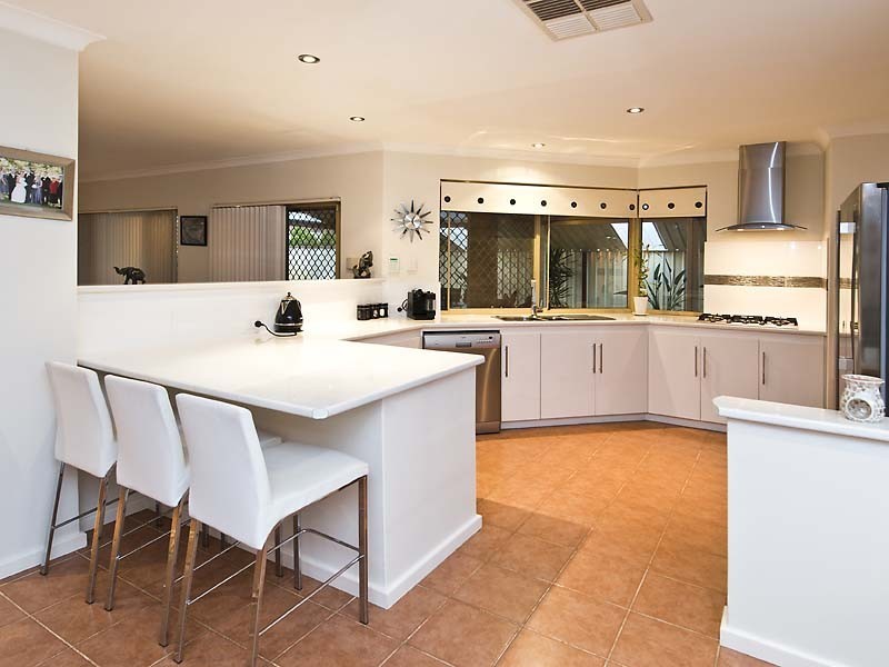 2 Cheyne Close, Thornlie WA 6108