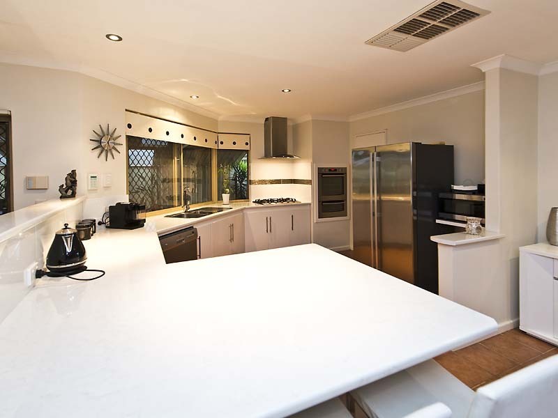 2 Cheyne Close, Thornlie WA 6108