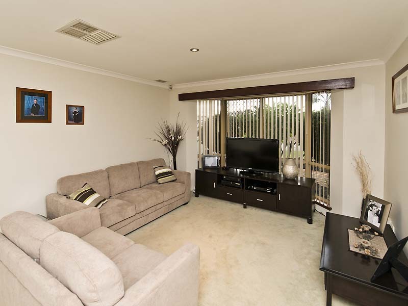 2 Cheyne Close, Thornlie WA 6108