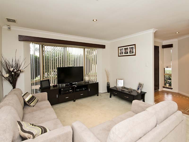 2 Cheyne Close, Thornlie WA 6108