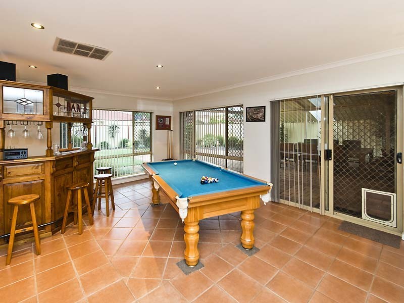 2 Cheyne Close, Thornlie WA 6108