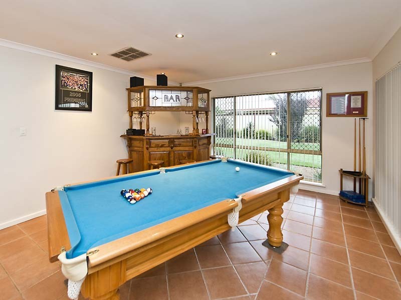 2 Cheyne Close, Thornlie WA 6108