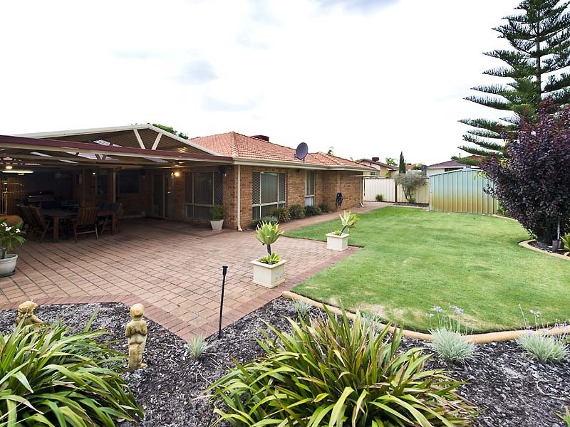 2 Cheyne Close, Thornlie WA 6108