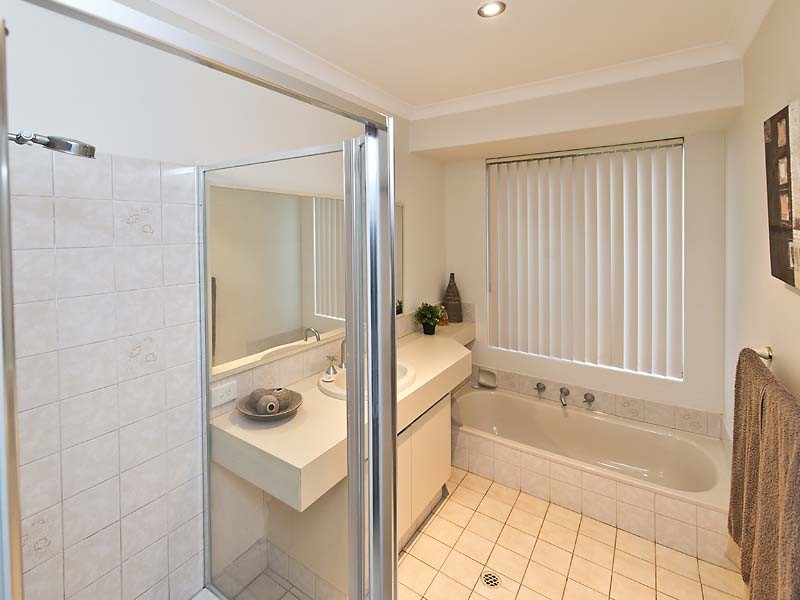 2 Cheyne Close, Thornlie WA 6108