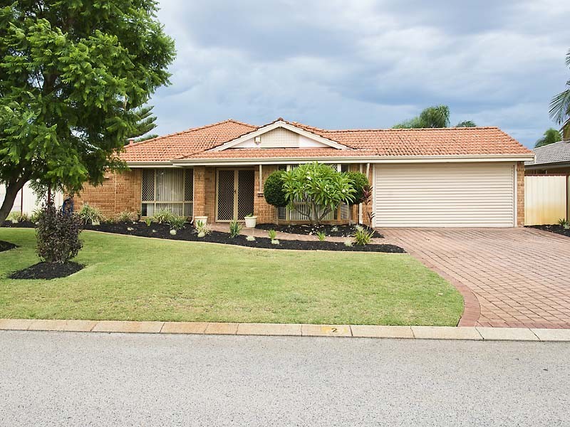2 Cheyne Close, Thornlie WA 6108