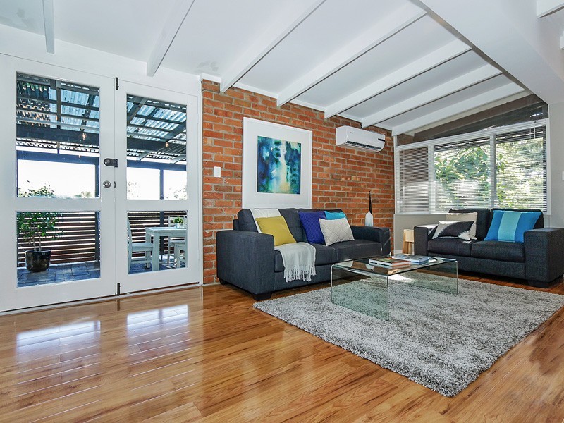 6 Montrose Avenue, Darlington WA 6070