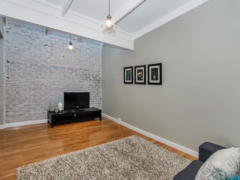 6 Montrose Avenue, Darlington WA 6070