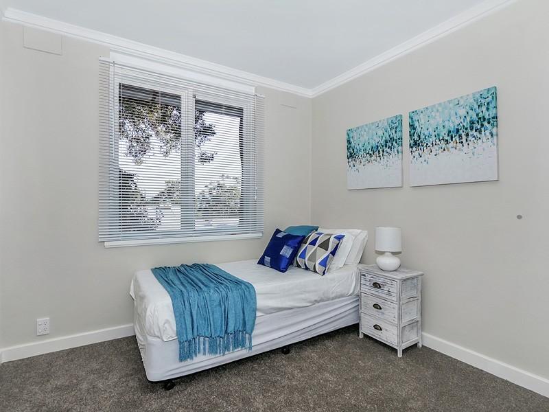 6 Montrose Avenue, Darlington WA 6070